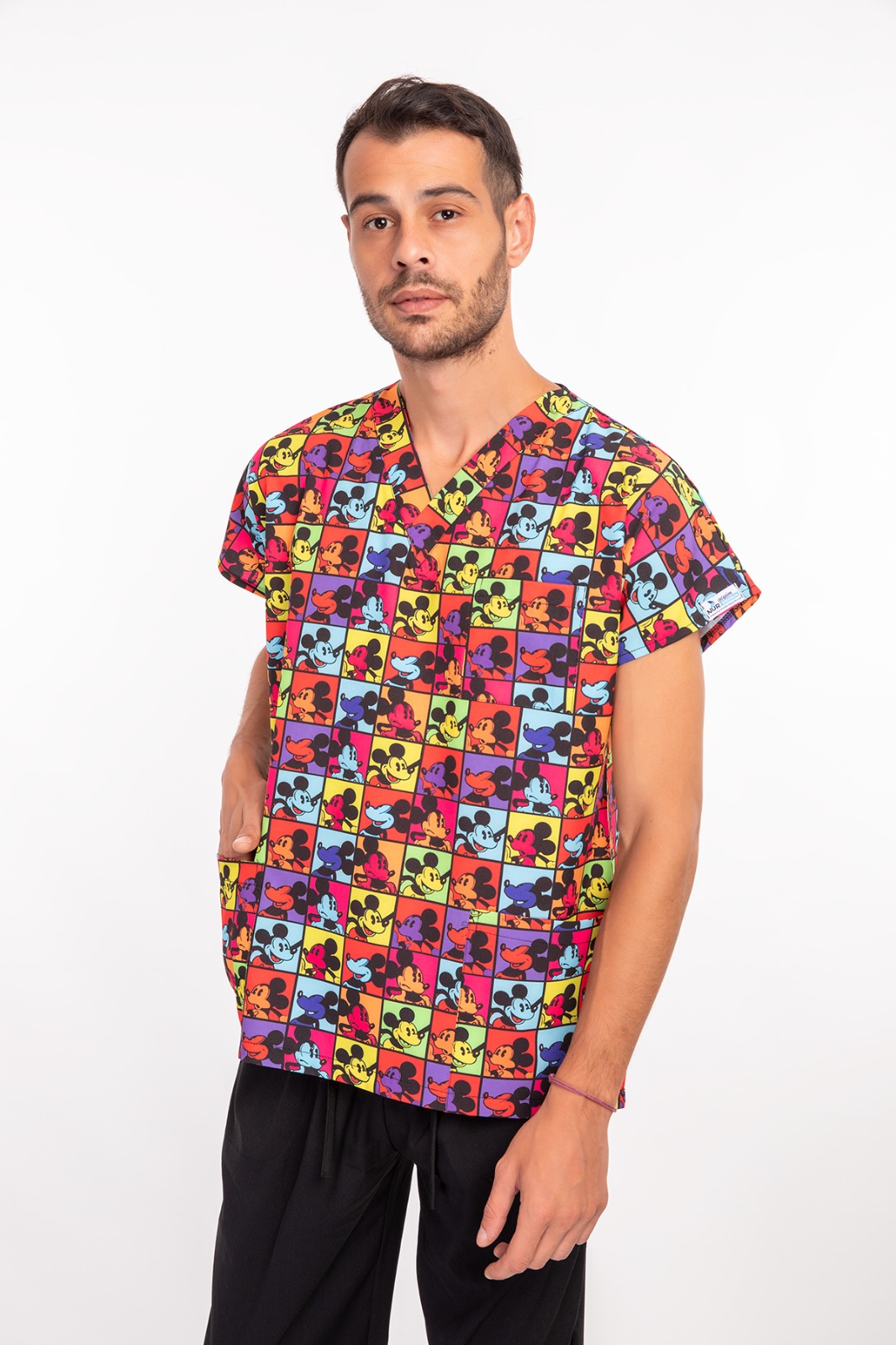 Likralı Kareli Mickey Desenli Erkek Medikal Üniforma – Scrub Takım - Görsel 3